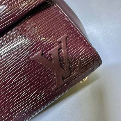 LV
GOOD QUALITY 
95 dhs✅
SIZE: 20cm

Zain39
♥️♥️♥️