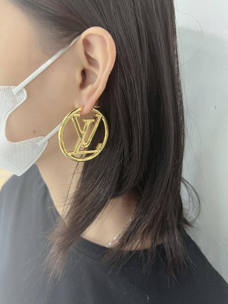 LV
Earring 🦋
Master quality 💯
With normal boxes 🗃️ 👇
*Large AED:55 
*Medium AED:50 
*Small AED:45 
With master box 📦 👇
*Large AED:65 
*Medium AED:60 
*Small AED:55 

Zain216
♥️♥️♥️