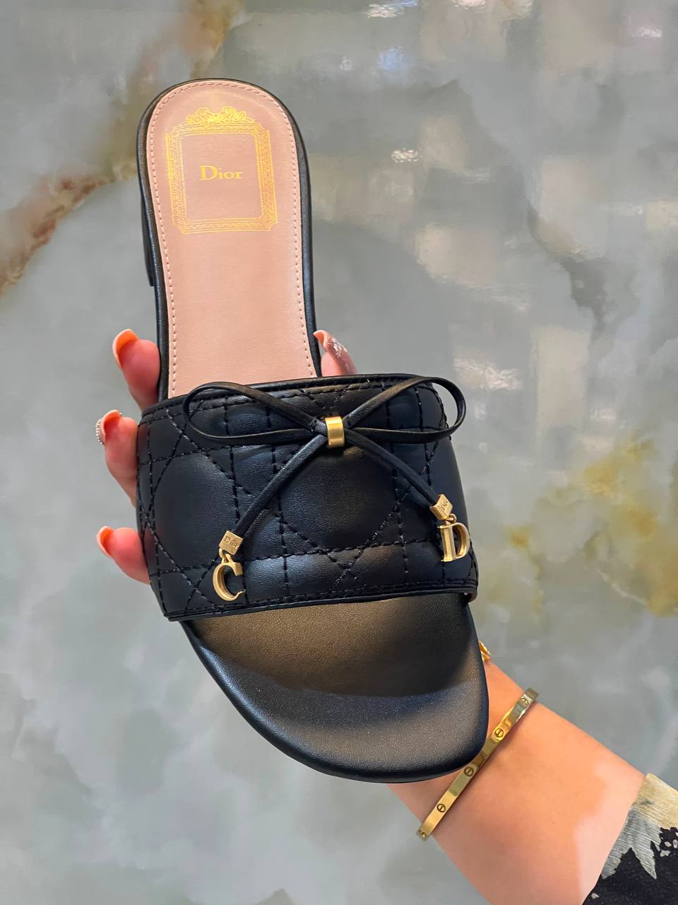 DIOR
Size 36-41
_Super master high quality_🪡
450 dhs✅

Zain176
♥️♥️♥️
