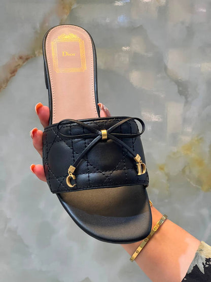 DIOR
Size 36-41
_Super master high quality_🪡
450 dhs✅

Zain176
♥️♥️♥️