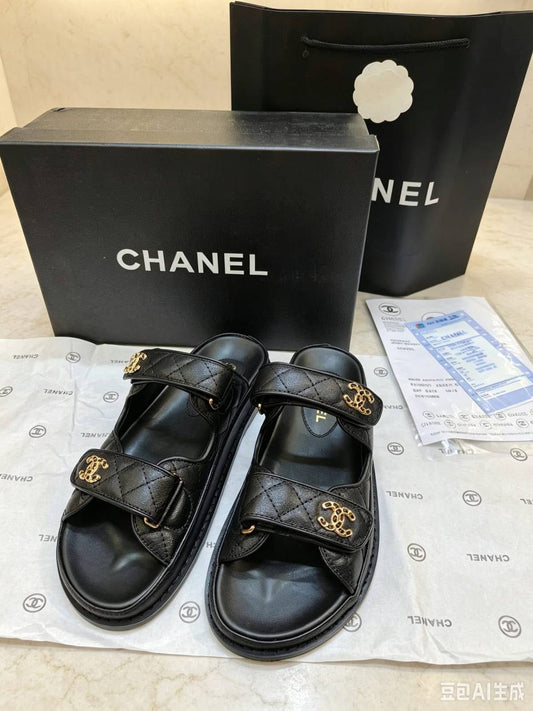 NEW CAME
CHANEL SLIPPER

GOOD QUALITY✅

125 dhs🇦🇪🇦🇪

36 TO 41
Zain40
♥️♥️♥️