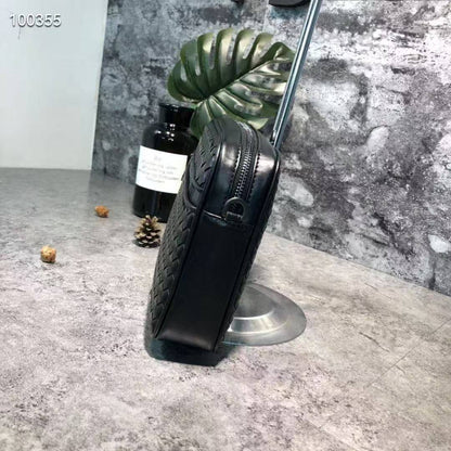 BOTTEGA  
COPY ONE 

 WITH BOX 
🎁🎁🎁

140 dhs✅

Zain39
♥️♥️♥️