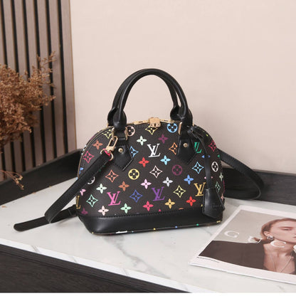 LV
BEST QUALITY 

WITH BOX’S 
🎁🎁🎁

120 dhs✅

size 23CM

Zain290
♥️♥️♥️