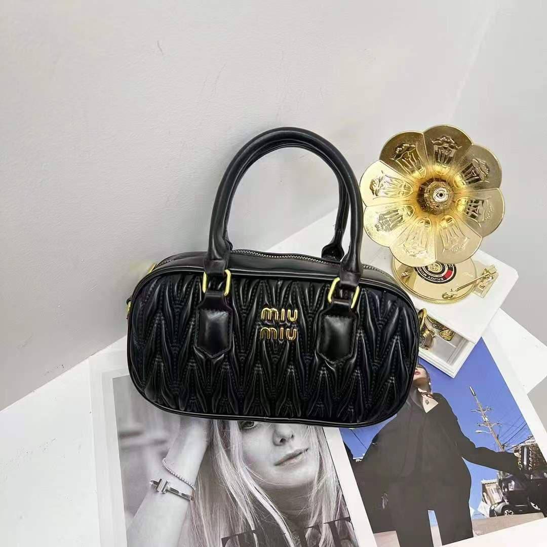 MIU MIU

70 dhs🇦🇪🇦🇪🇦🇪

Zain232
♥️♥️♥️
