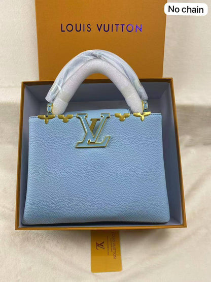 LV Capucenis 

1️⃣ First quality +🎁
Size : 25 * 18.5 cm

85 dhs🇦🇪🇦🇪

 with box🎁

Zain115
♥️♥️♥️