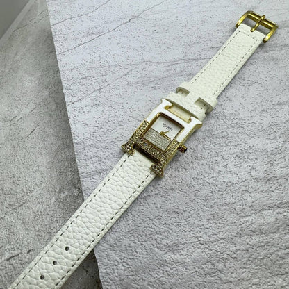 Hermes New Watch 
55 dhs🪙🌨️

Zain45
♥️♥️♥️