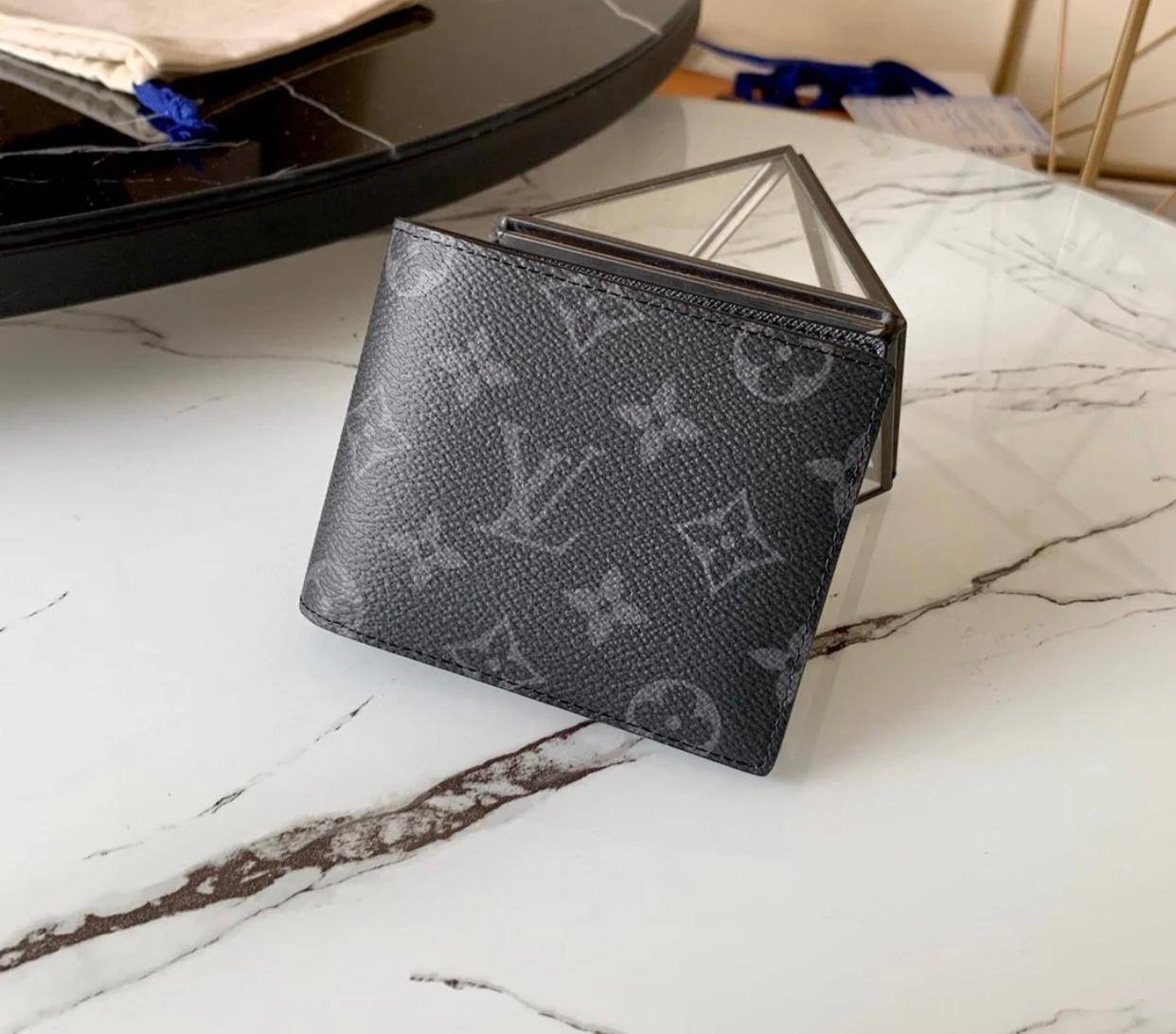 LV Master Wallet
110 dhs🪙💕

Zain33
♥️♥️♥️