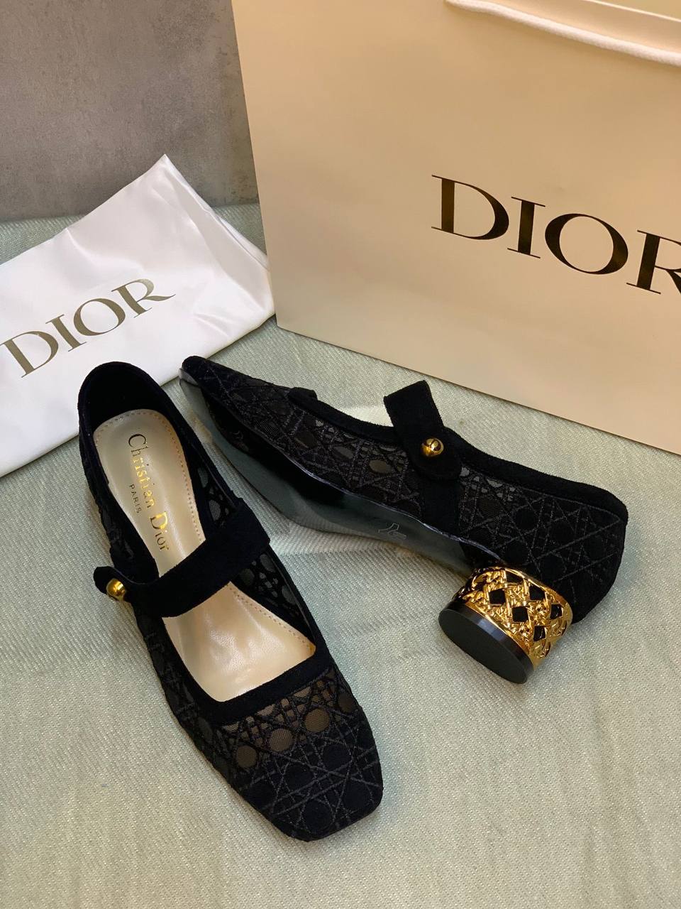 Dior 
Size  36-41  
master quality 😍
230 dhs✅

Zain88
♥️♥️♥️