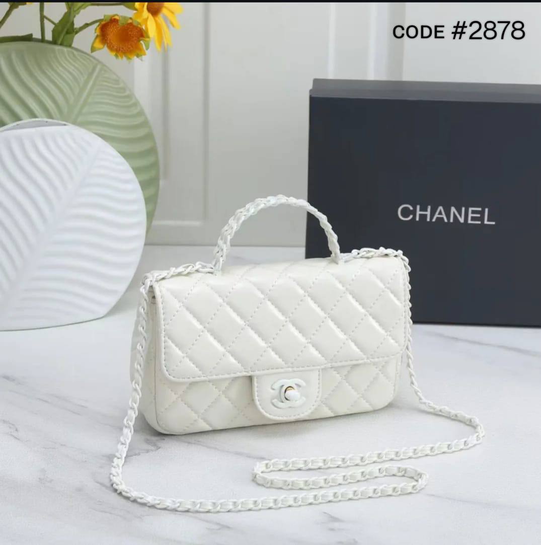 𝗖𝗛𝗔𝗡𝗘𝗟 ᴛᴏᴘ ʜᴀɴᴅʟᴇ
ғᴜʟʟ ᴍᴀᴛᴛᴇ ʟᴇᴀᴛʜᴇʀ
sɪᴢᴇ : 20 cm
ᴡɪᴛʜ  BOX
🎁🎁🎁

85 dhs❤️

Zain31
♥️♥️♥️