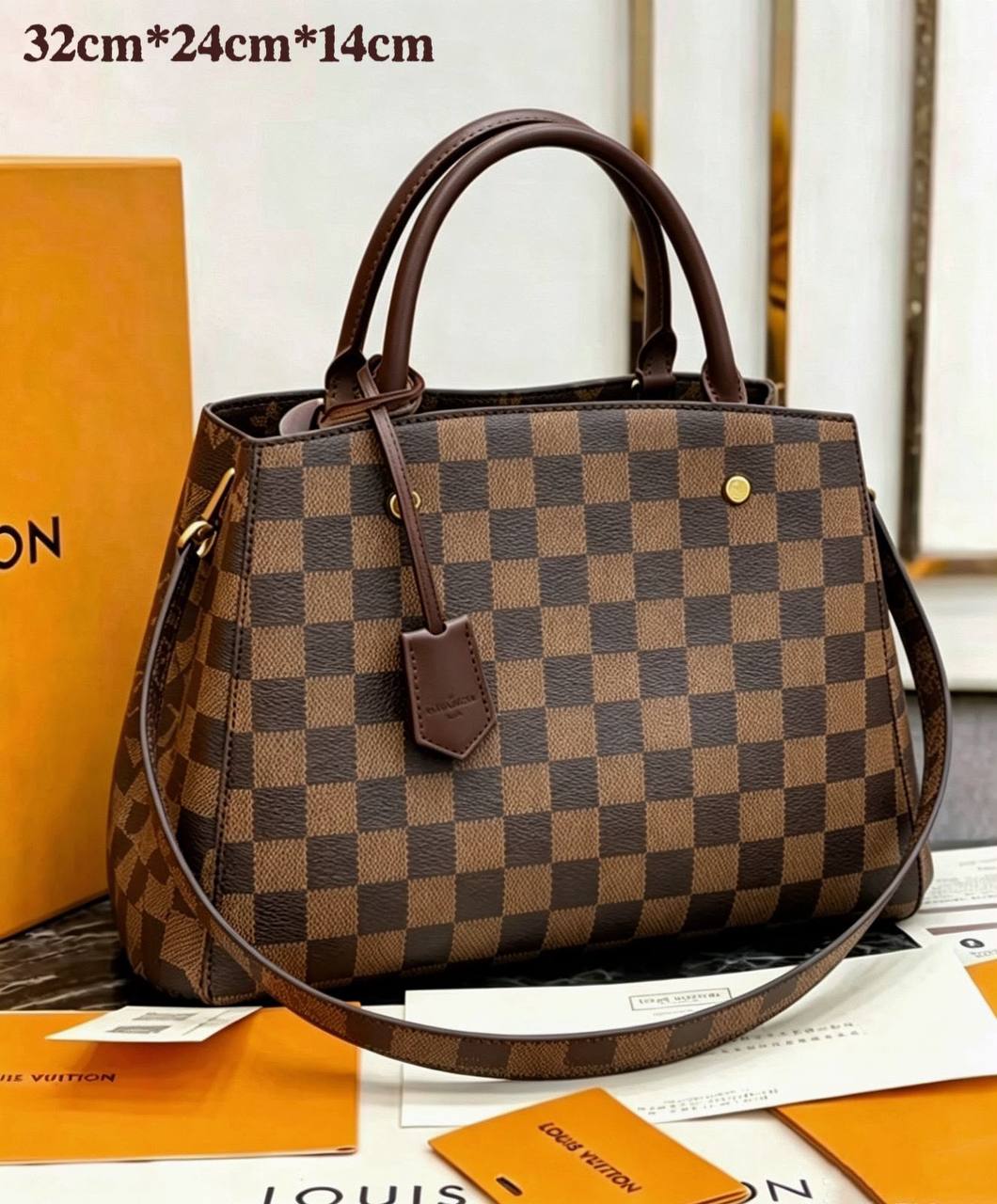 LOUIS VUITTON ,

all are very good quality 

100 dhs🇦🇪🇦🇪

Zain295
♥️♥️♥️