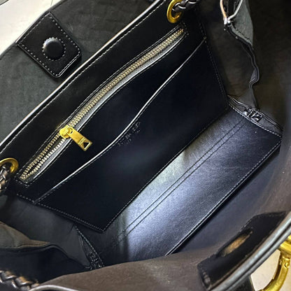 BOTTEGA 

NEW CAME 

HIGH QUALITY 

120  DHS……
32cm

Zain39
♥️♥️♥️