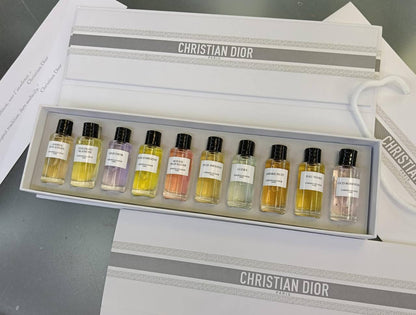 DIOR SET 10in1 white
90 dhs🇦🇪🇦🇪

Zain01
♥️♥️♥️