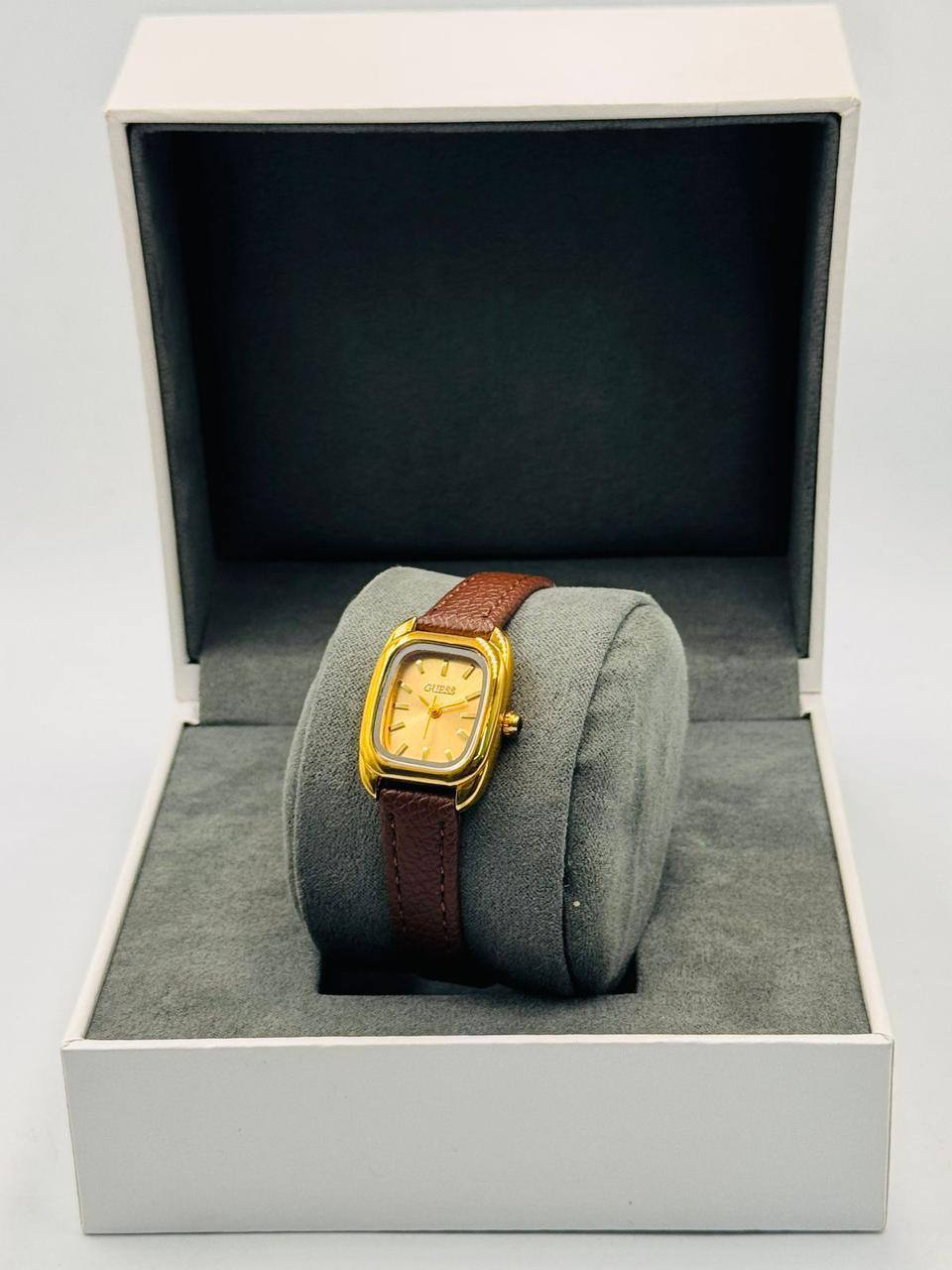 Guess ladies 
offer price
30 dhs❣️

Zain08
♥️♥️♥️