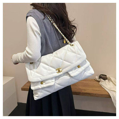 Chanel
110 dhs❣️
SIZE：40cm
Good-quality 

Zain35
♥️♥️♥️