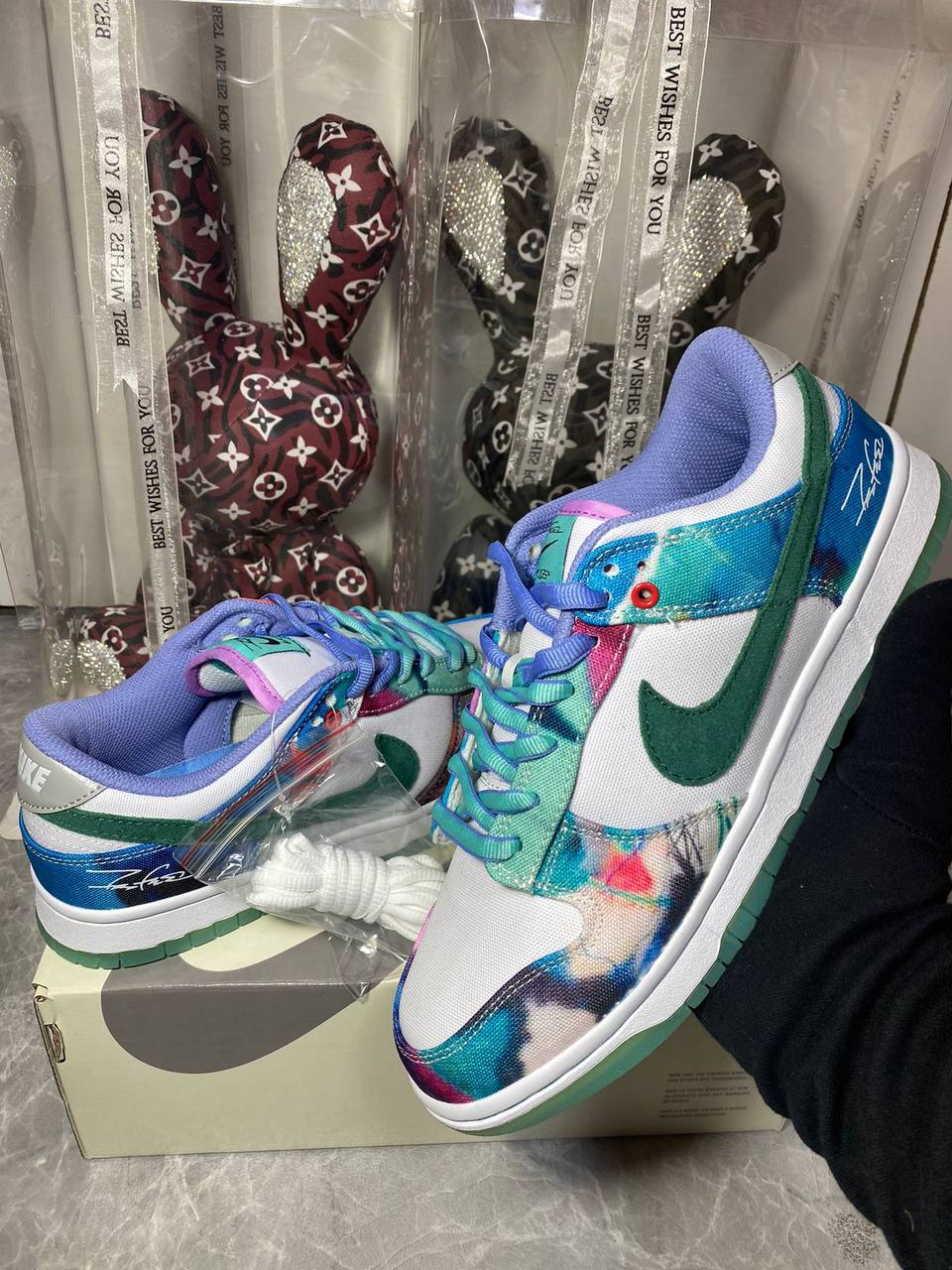 Nike x Futura Laboratories SB Dunk Low "Bleached Aqua" 
36-45 AVAILABLE🤩
240 dhs✅

Zain242
♥️♥️♥️