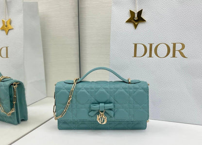Dior ✨💕✨
New collection ✨✨✨
SuperMaster Quality 🔥🔥
Available Now ❤️❤️❤️
For Price 👇 WTSP Text Zain 0568585901

Zain252
♥️♥️♥️