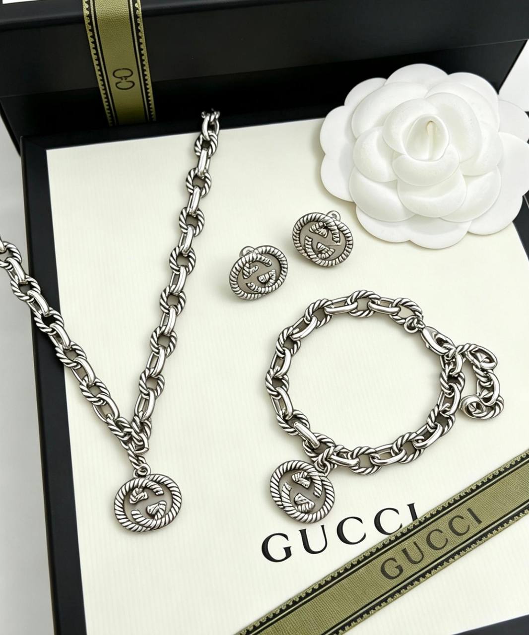 GUCCI SET 
MASTER💫✨
150 DHS✅
WITH SMALL BOX AND PAPER BAG🛍️🎁
Limited Stock🌟

Zain89
♥️♥️♥️