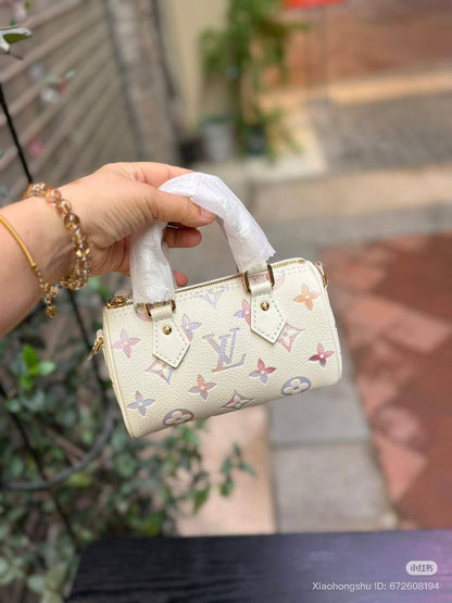 LV - Bottega
Master Bags
For Price 👇 WTSP Text Zain 0568585901

Zain111
Zain192
♥️♥️♥️
