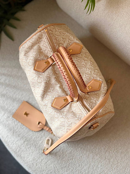 🌿💗*Louis Vuitton*😍🍃
    
            🍂 🩵🤍 🍂
For Price 👇 WhatsApp✅
0568585901 
0507557372
0552275751 Owner Zain 👌

Zain246
♥️♥️♥️