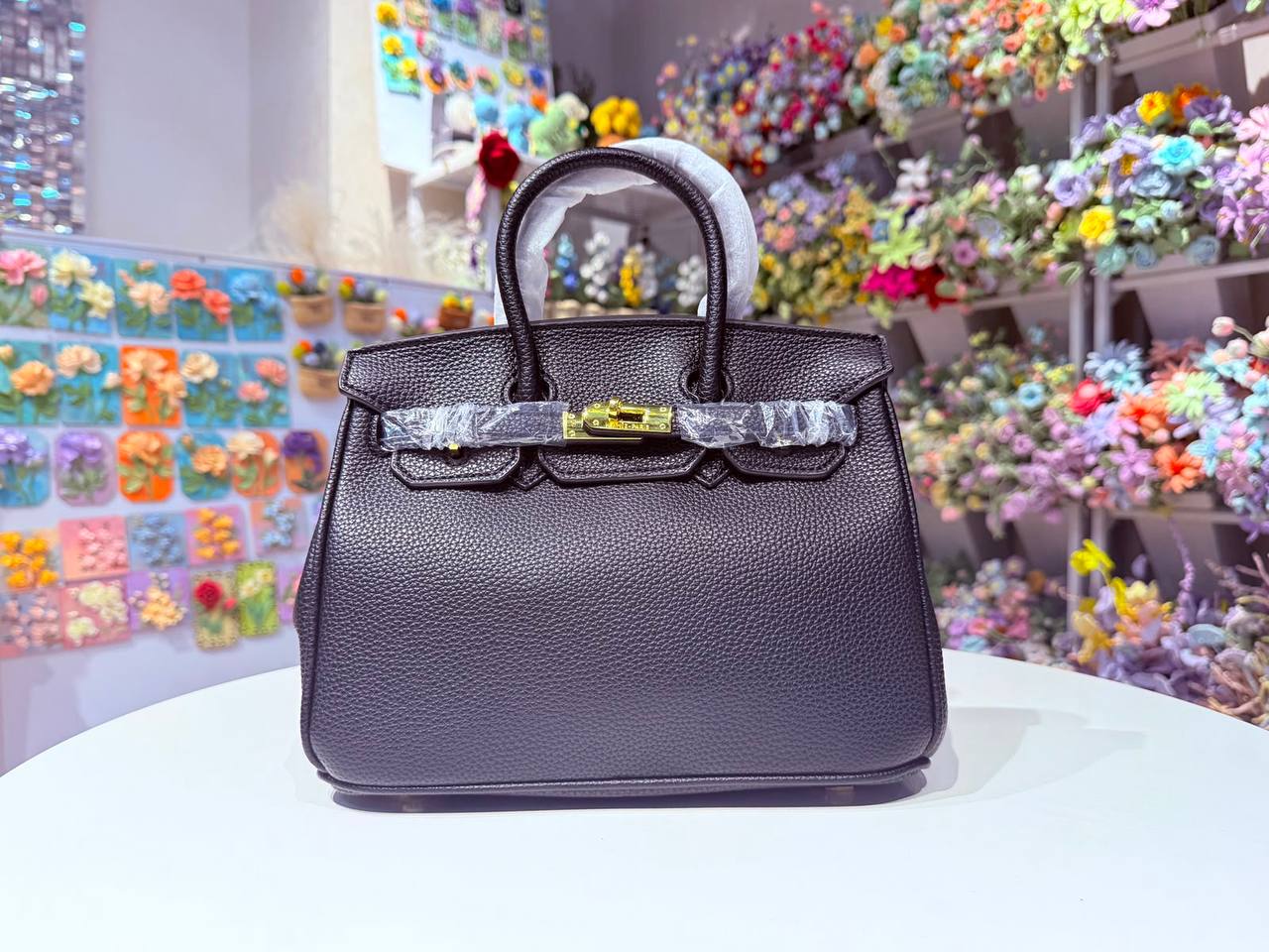 Hermes 
25cm  Golden
110 dhs💛

Zain44
♥️♥️♥️