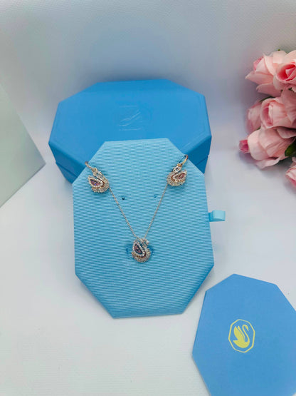 SWAROVSKI 
Necklace 😍
Earring 🍁
Master quality 💯
With normal boxes 🗃️ 
105 dhs✅

With master box 📦 
140 dhs✅

Zain216
♥️♥️♥️
