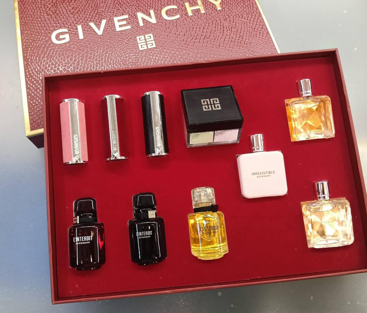Givenchy set

110 dhs

Zain01

♥️♥️♥️