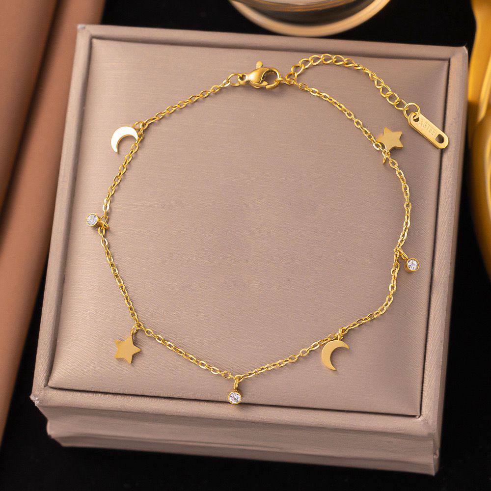 New arrival anklets stainless steel with 18k gold plated. 
Non tarnish 
20 dhs🪙💚

Zain243
♥️♥️♥️