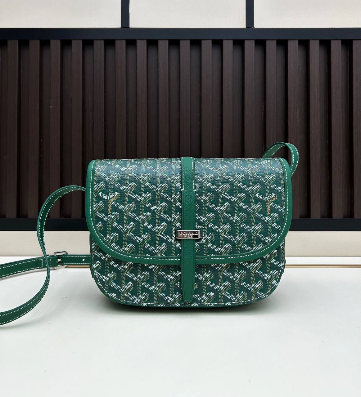 GOYARD 
SLING BAG NEW CAME UNISEX HIGH QUALITY WITH BOX 🎁🎁🎁

110 dhs💓

Zain39
♥️♥️♥️