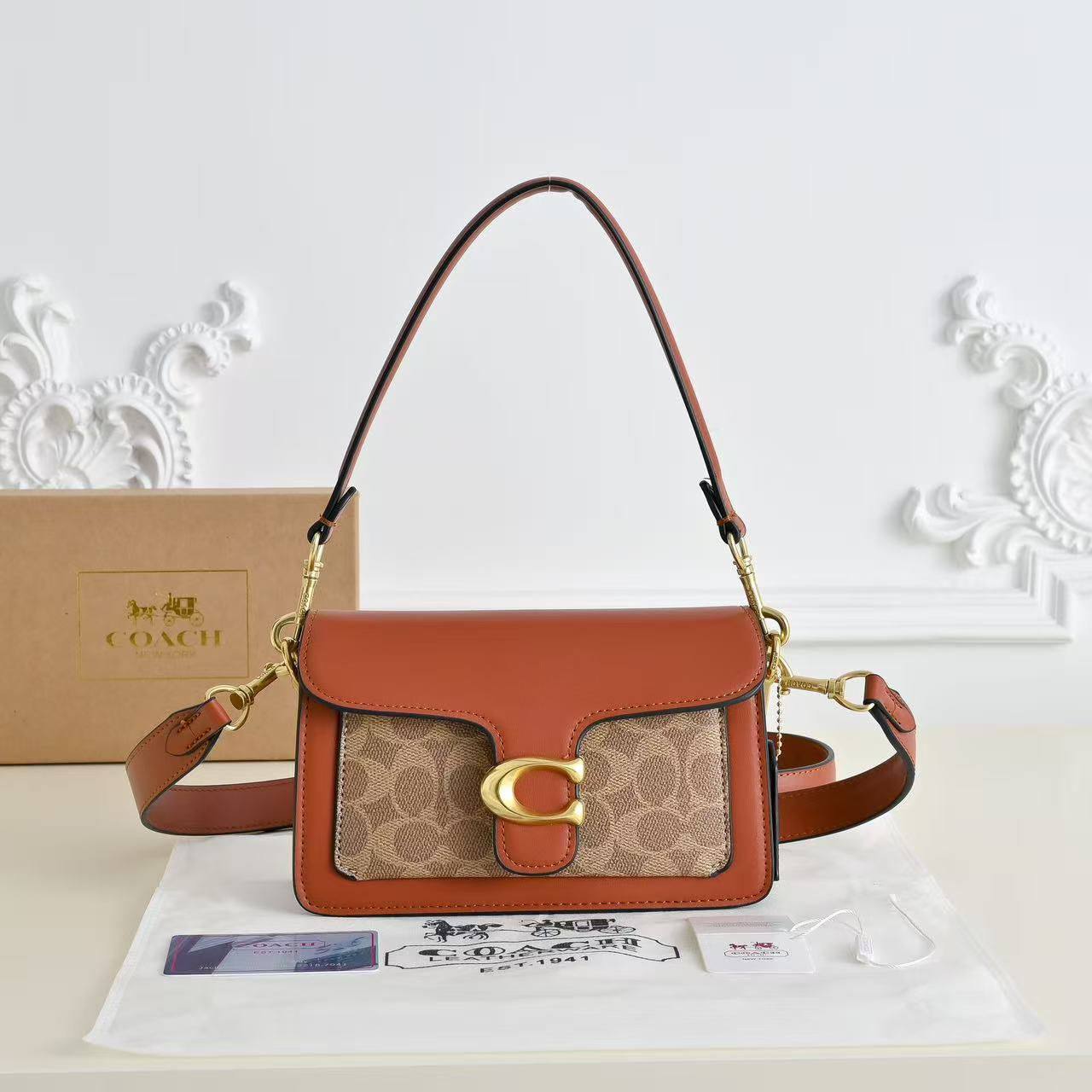 Coach
21cm 

100 dhs✅

Withbox
🎁🎁🎁

Zain143
♥️♥️♥️