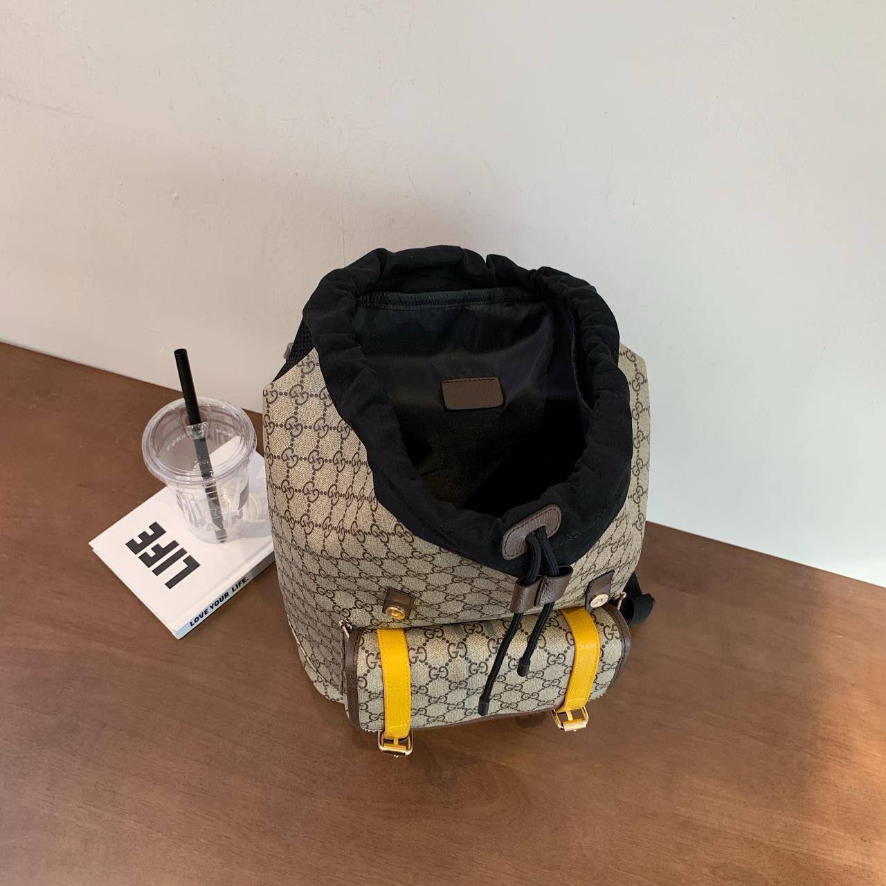 Gucci
43*35*12cm
110 dhs💓

Zain17
♥️♥️♥️