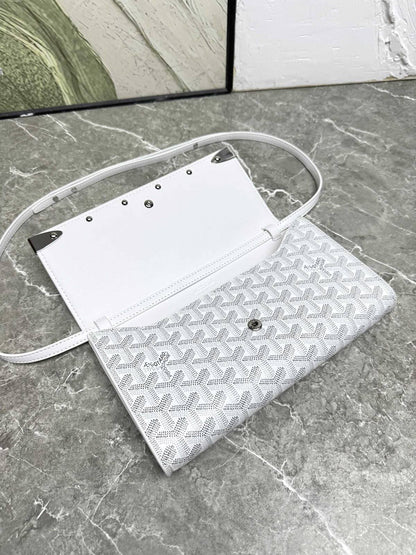 Goyard
Master❣️❣️
25cm🫶🏼🫶🏼 
280 dhs✅

Zain297
♥️♥️♥️