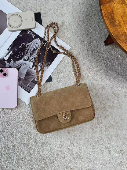 Chanel

23cm
340 dhs🇦🇪🇦🇪

Zain297
♥️♥️♥️