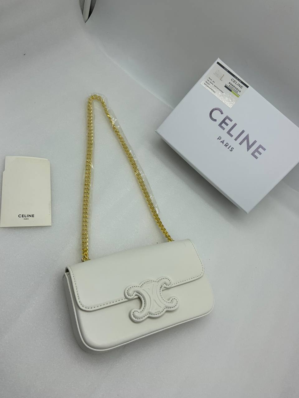 CELINE

Best quality 

with box 

105 dhs🇦🇪🇦🇪

size21 CM
Zain290
♥️♥️♥️