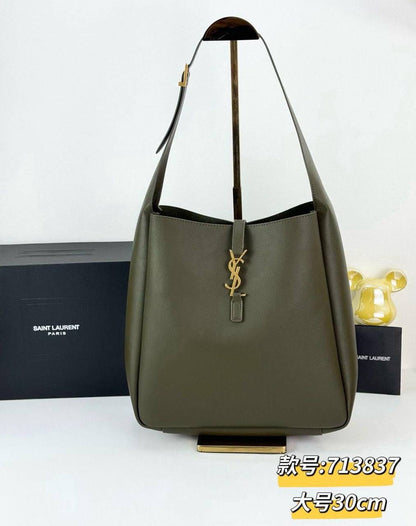 YSL 
Master
30cm🫶🏼
320 dhs👑

Zain228
♥️♥️♥️