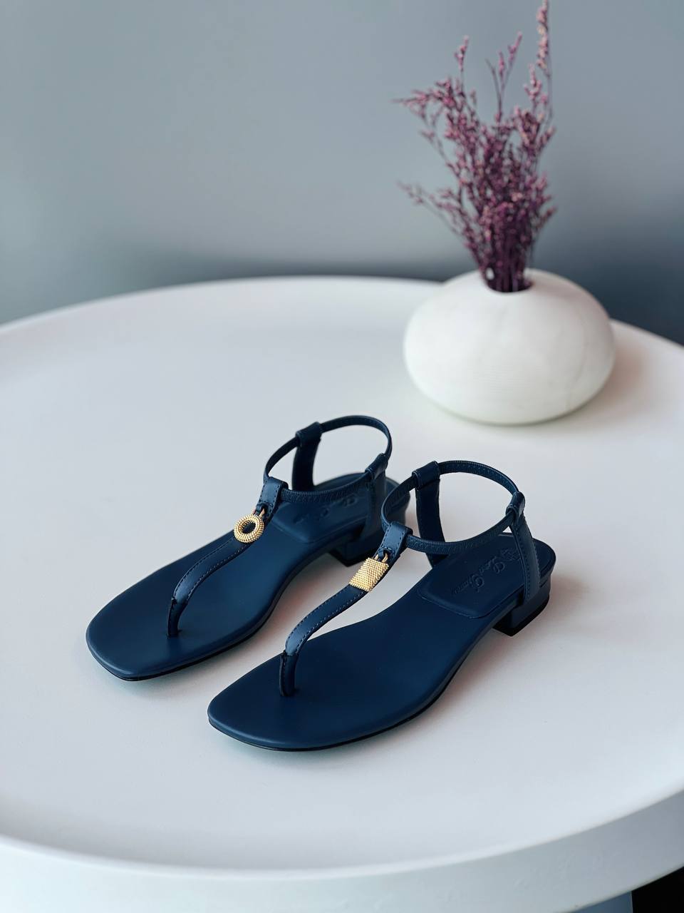 LORO  PIANA🩵💛
*36-41*
_Super master high quality_🪡
380 dhs✅

Zain176
♥️♥️♥️