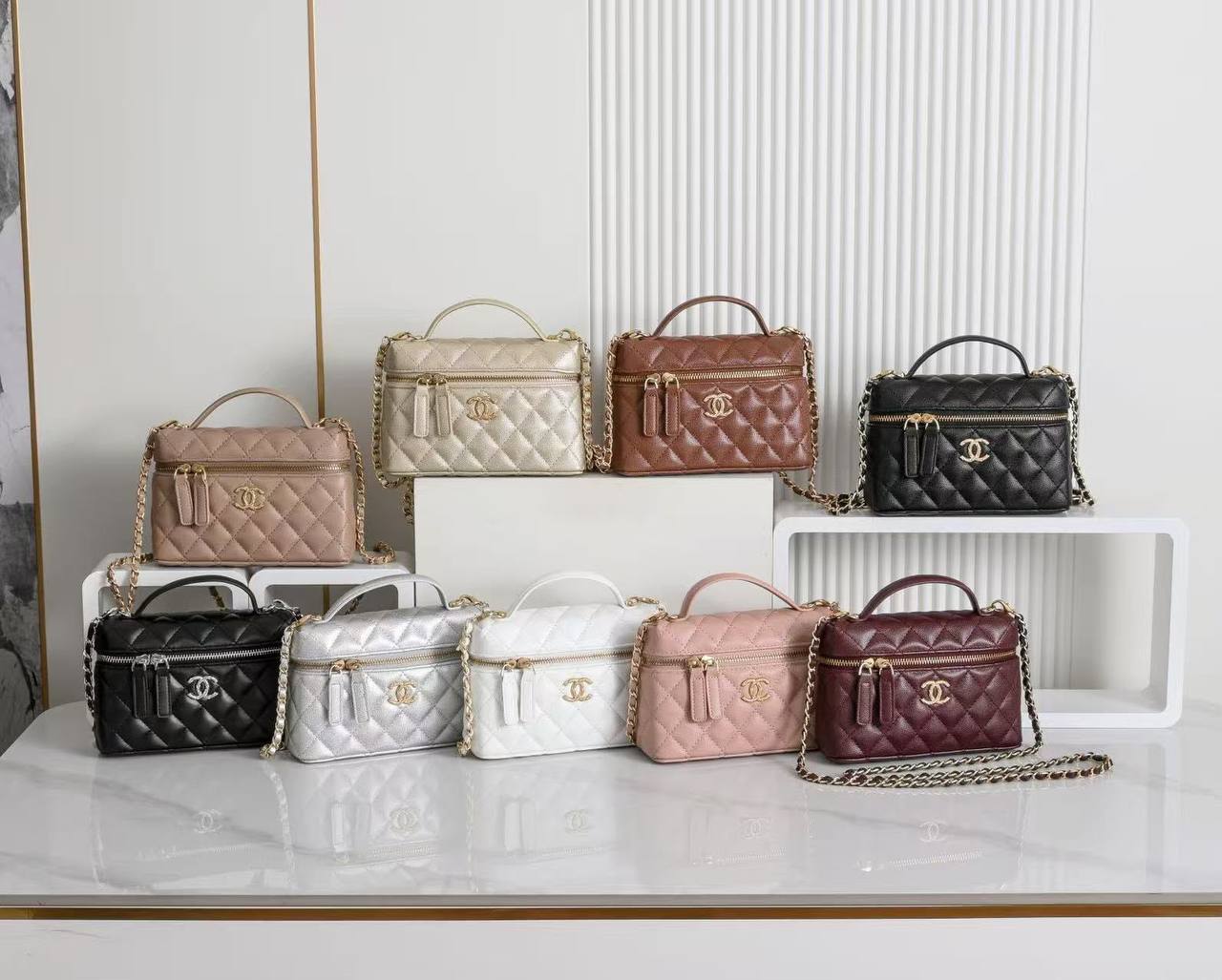 Chanel
withbox 
100 dhs🇦🇪🇦🇪

Zain143
♥️♥️♥️