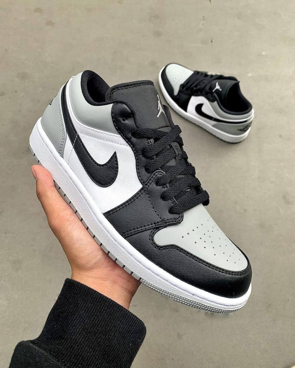 Jordan 1 Low 
36-46 Sizes 
140 dhs🪙🪙

Zain232
♥️♥️♥️