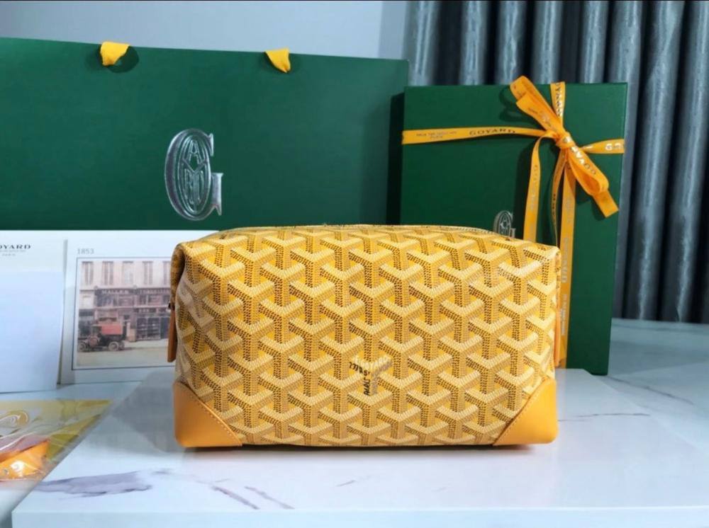 Goyard
75 dhs💓
high quality 
With box 
  24cm

Zain26
♥️♥️♥️