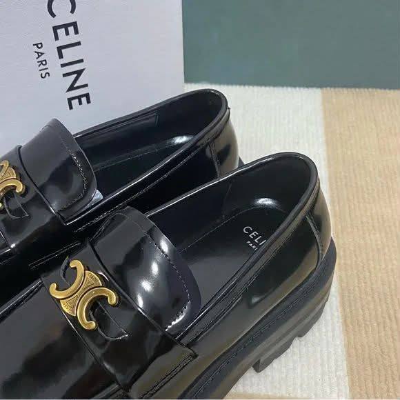 NEW CAME 
CELINE LOAFERS
WITH GOLD ACCENT 
GOOD QUALITY 
SIZE-36 TO 41 
130 dhs✅

Zain40
♥️♥️♥️