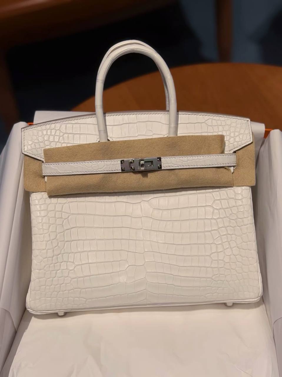 Hermes
High quality
120 dhs💓

Zain50
♥️♥️♥️