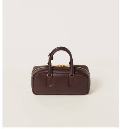 Miu Miu
95 dhs🇦🇪🇦🇪
with box

Zain07
♥️♥️♥️