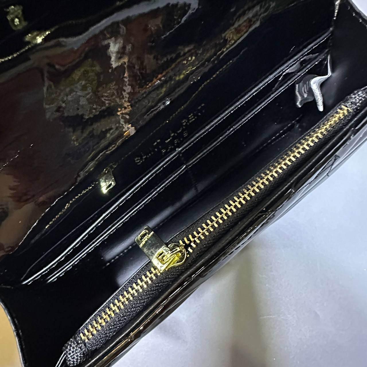 YSL 
GOOD QUALITY 
WITH BOX 
🎁🎁🎁

85 dhs✅

Zain39
♥️♥️♥️