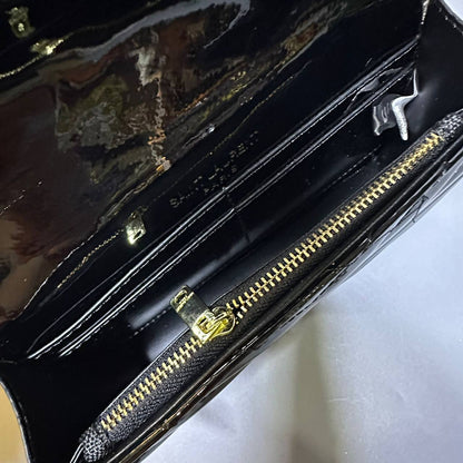 YSL 
GOOD QUALITY 
WITH BOX 
🎁🎁🎁

85 dhs✅

Zain39
♥️♥️♥️