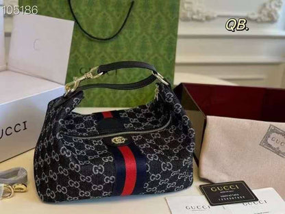 Gucci

115 dhs✅

with box
🎁🎁🎁

Zain203
♥️♥️♥️