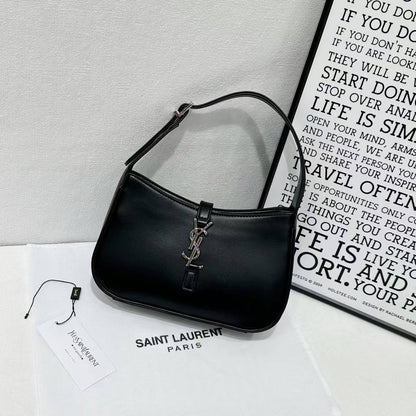 YSL
Best quality WITH BOX
95 dhs🇦🇪🇦🇪
size 25CM

Zain290
♥️♥️♥️