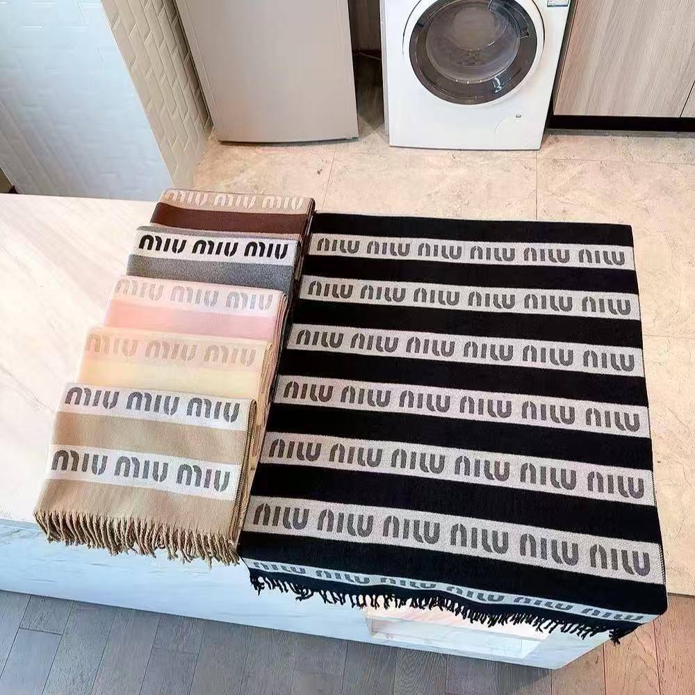 New winter Scarf   🌹🌹🌹

45 dhs🪙💚

Zain253
♥️♥️♥️