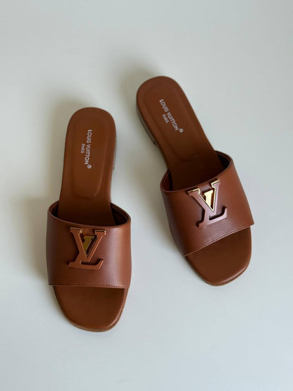 LV
AA Quality
𝗦𝗶𝘇𝗲 𝟯𝟲 𝘁𝗼 𝟰1 
450 dhs✅

Zain288
♥️♥️♥️