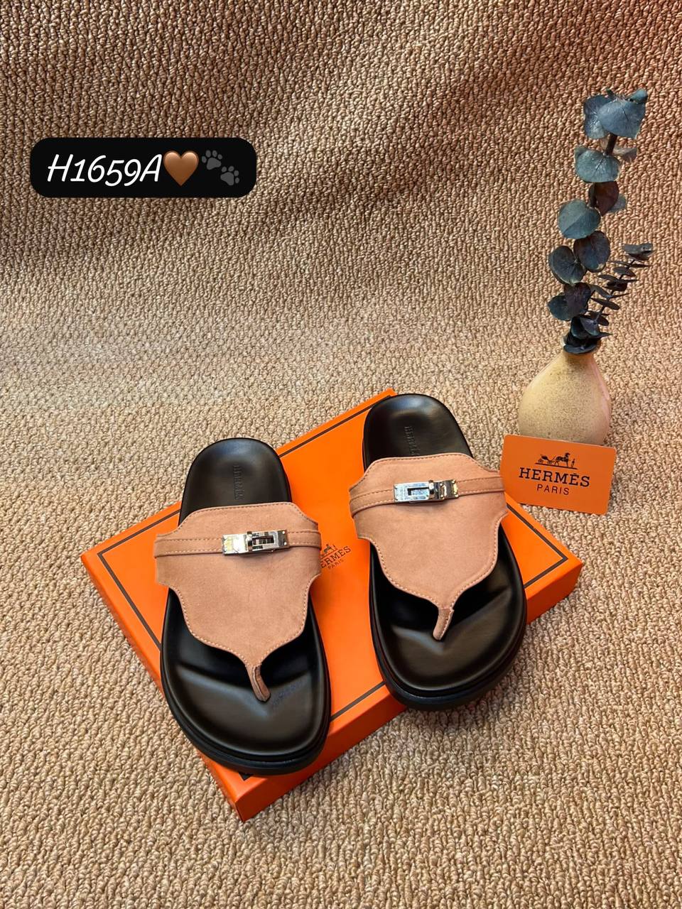 Hermes
Empore sandals
Size 36 to 41

95 dhs💓

Zain236
♥️♥️♥️