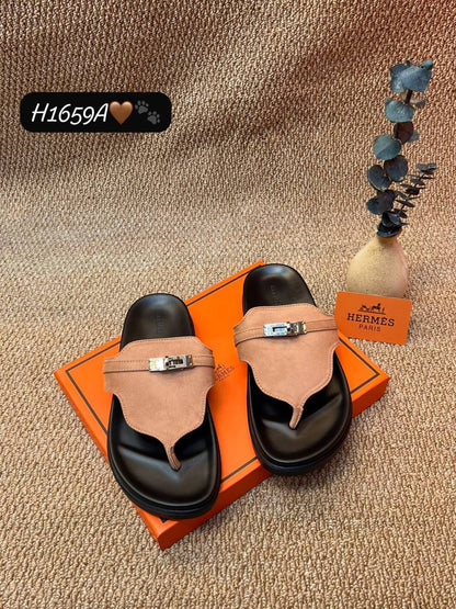 Hermes
Empore sandals
Size 36 to 41

95 dhs💓

Zain236
♥️♥️♥️
