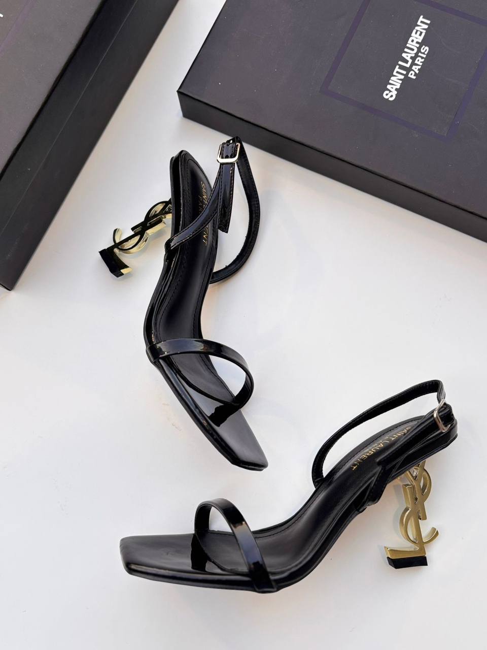 YSL
120 dhs💓

Size 36-42

Zain55
♥️♥️♥️